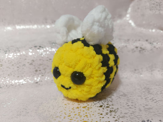 Mini Bee FREE Crochet Pattern No Sew